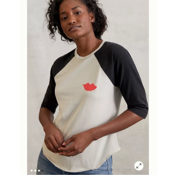 New Anthropologie Clare V. Lips Graphic Baseball Tee NEW Size XS X-Small t-shirt - Picture 1 of 4